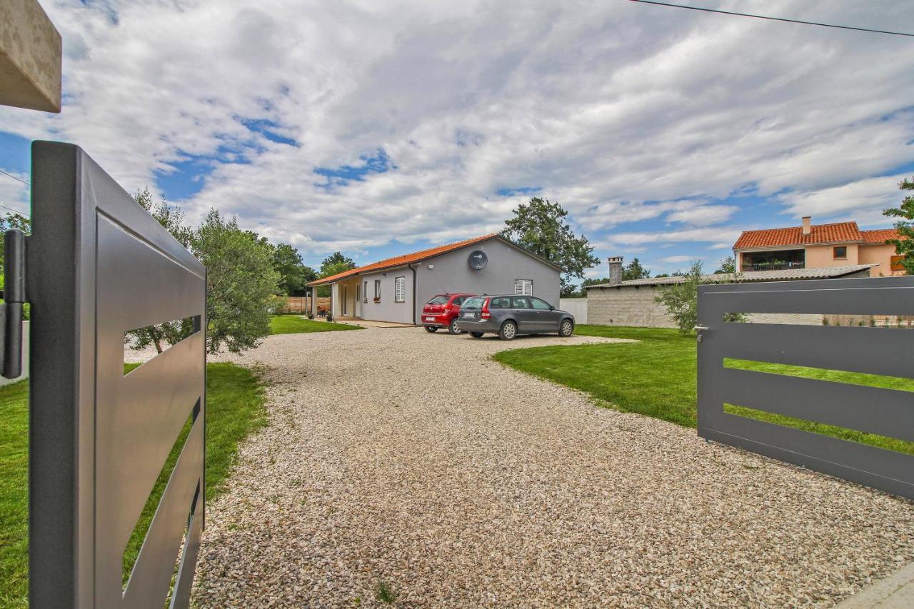 Вилла Natascha In Pamici - Haus Fuer 6 Personen Zminj Экстерьер фото